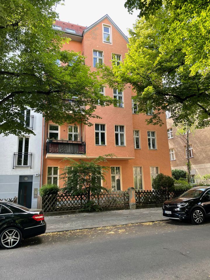 „2 Raum-Altbauwohnung im schönem Steglitzer-Kiez“