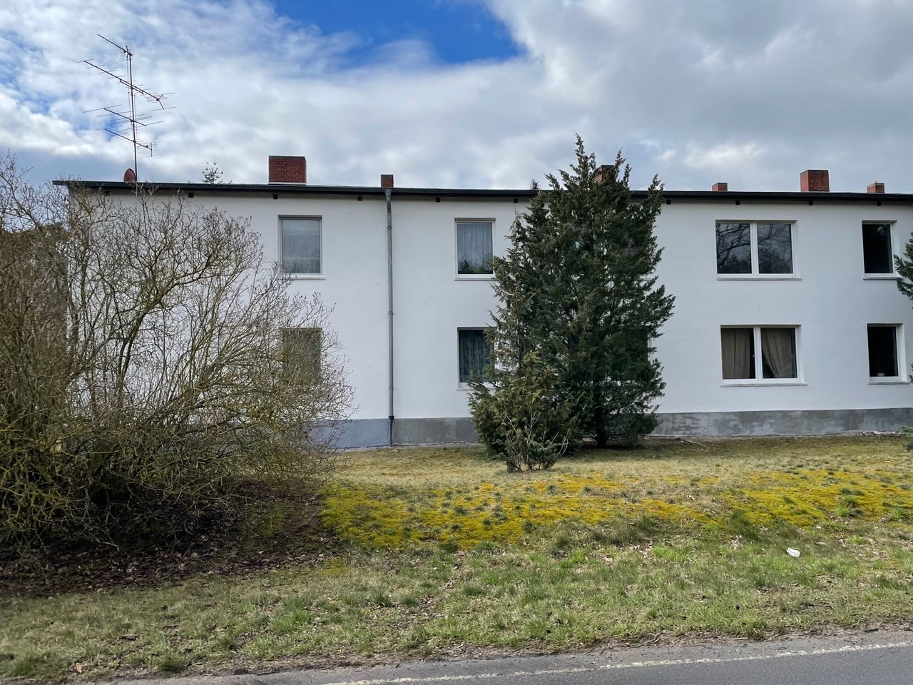 “ Investmentobjekt mit hohen Mieteinnahmen “  vollvermietetes MFH im schönem Milower Land !!!